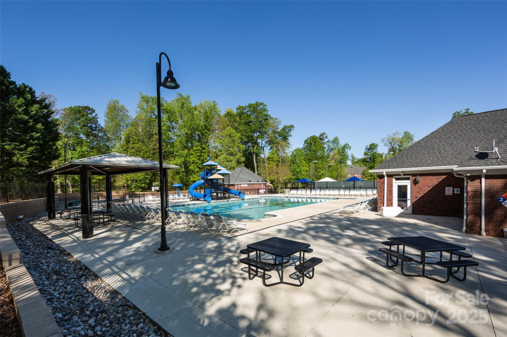 6005 Abergele Ln Matthews, NC 28104