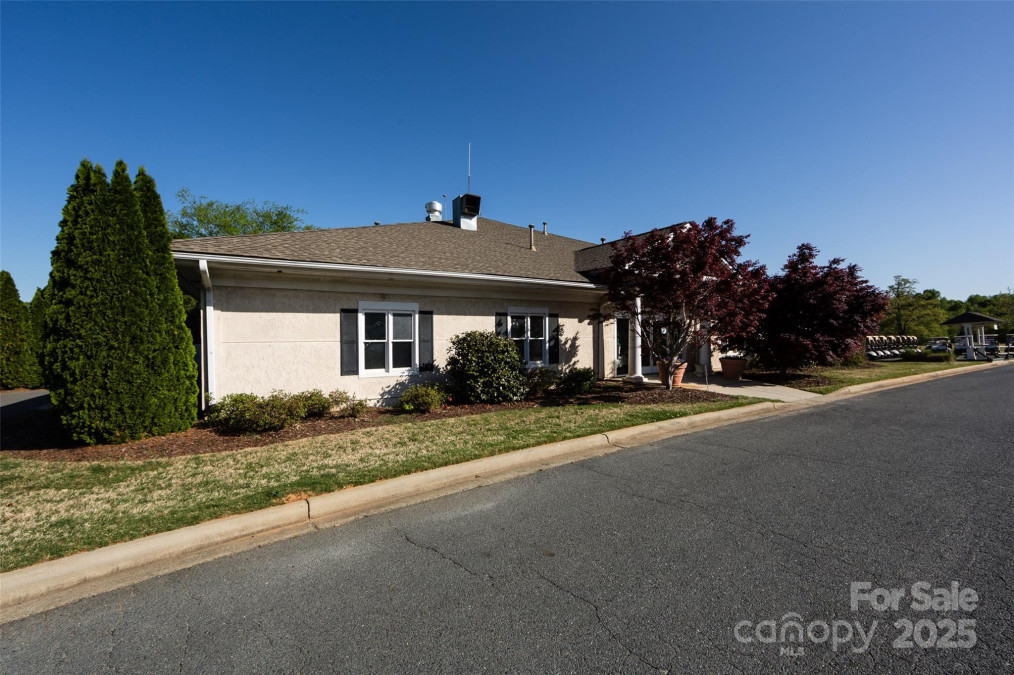 6005 Abergele Ln Matthews, NC 28104