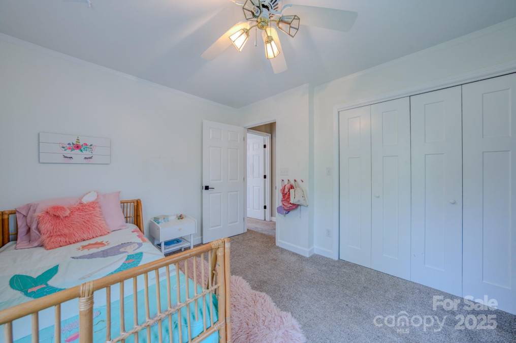 13 Hampton Ln Weaverville, NC 28787