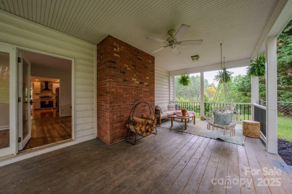 13 Hampton Ln Weaverville, NC 28787