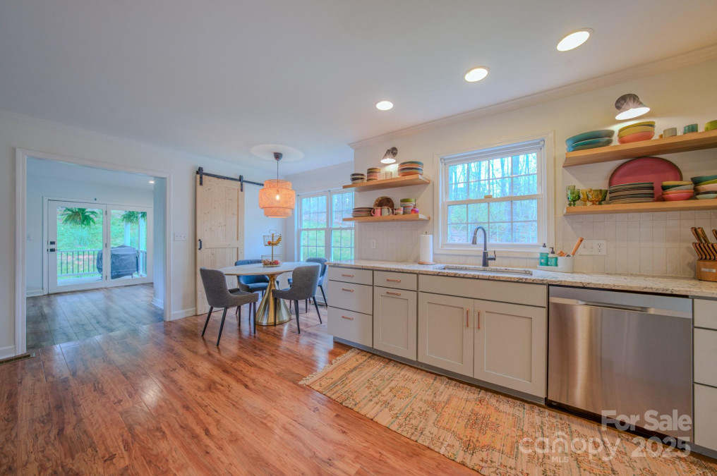13 Hampton Ln Weaverville, NC 28787