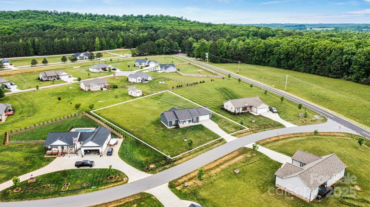 3615 Kimber Ln Sherrills Ford, NC 28673