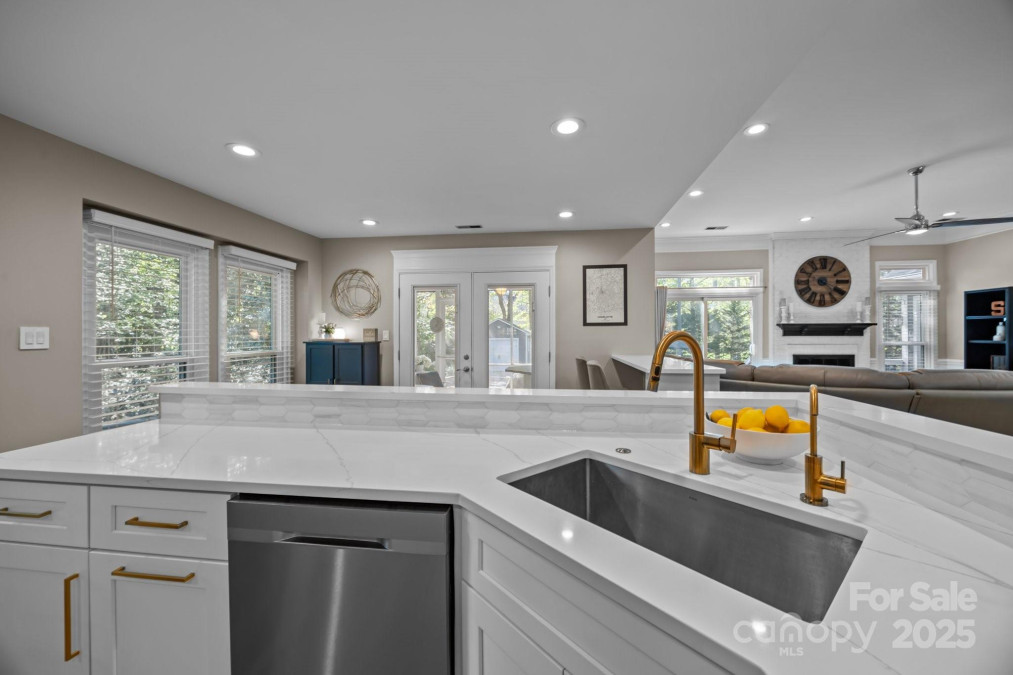 10009 Lattice Ct Charlotte, NC 28269