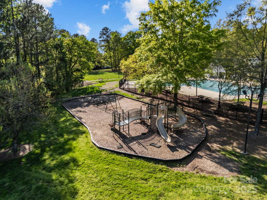 10009 Lattice Ct Charlotte, NC 28269