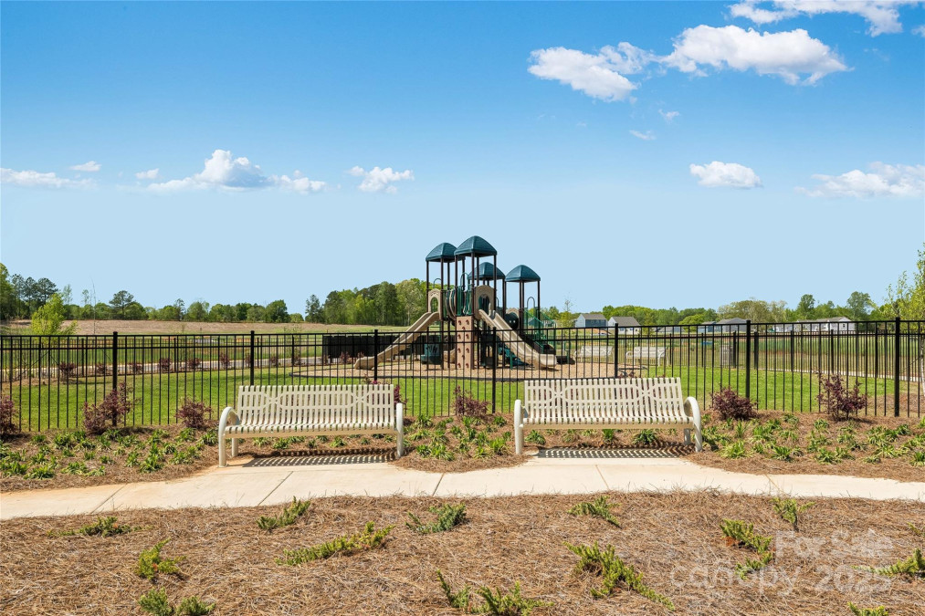 1530 Cottage Creek Dr Bessemer City, NC 28016