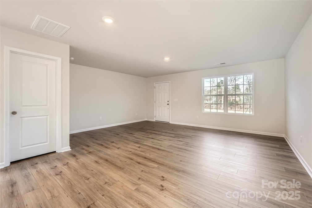 1530 Cottage Creek Dr Bessemer City, NC 28016