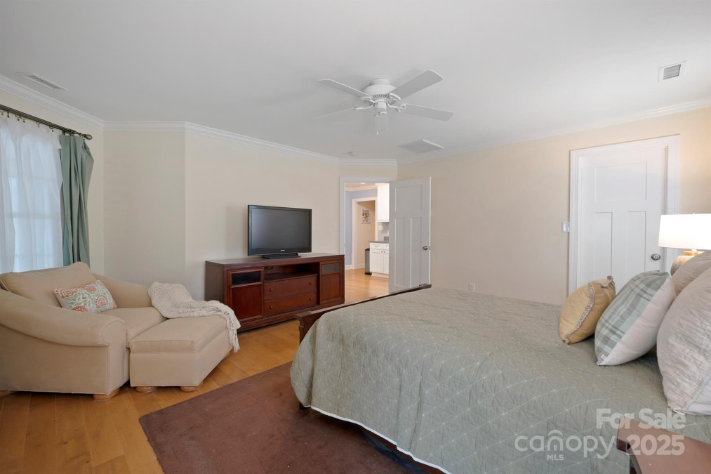 2646 Olivers Cross Rd Newton, NC 28658