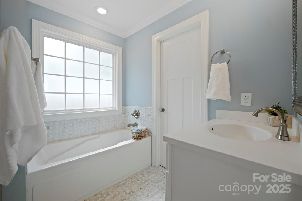 2646 Olivers Cross Rd Newton, NC 28658