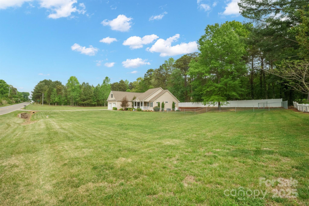 2646 Olivers Cross Rd Newton, NC 28658