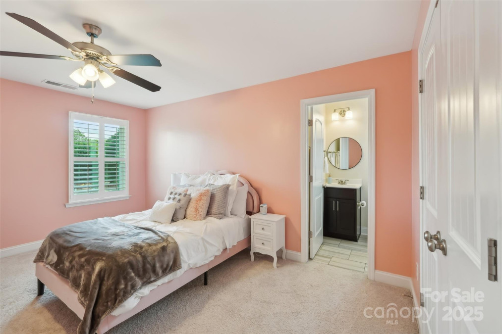 959 Robinson Rd Gastonia, NC 28056