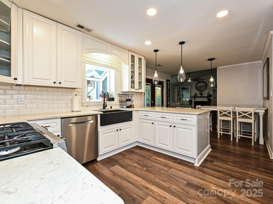 8200 Lansford Rd Charlotte, NC 28277