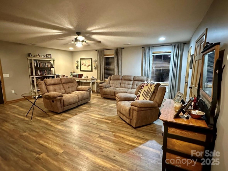 122 Roxboro Ct Mount Gilead, NC 27306