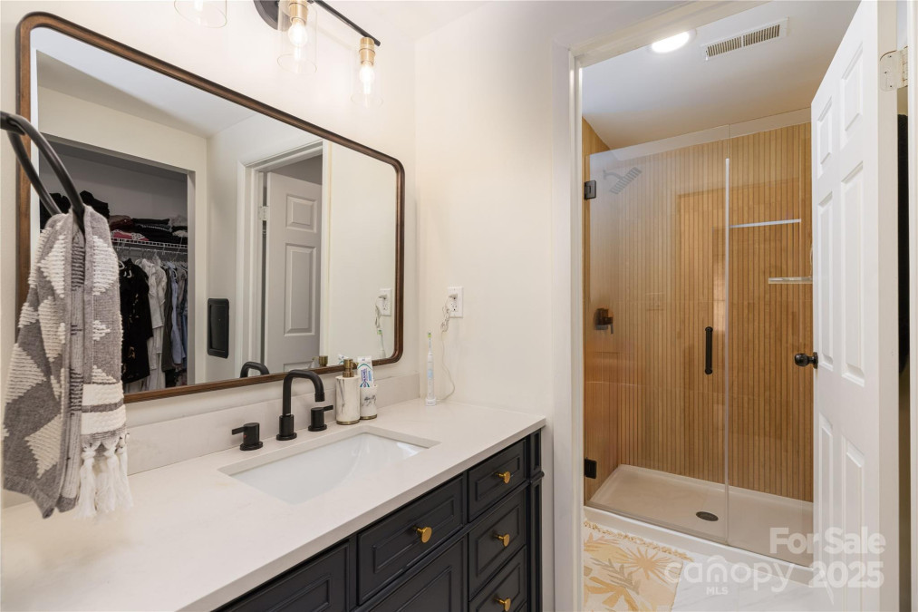6826 Rollingridge Dr Charlotte, NC 28211