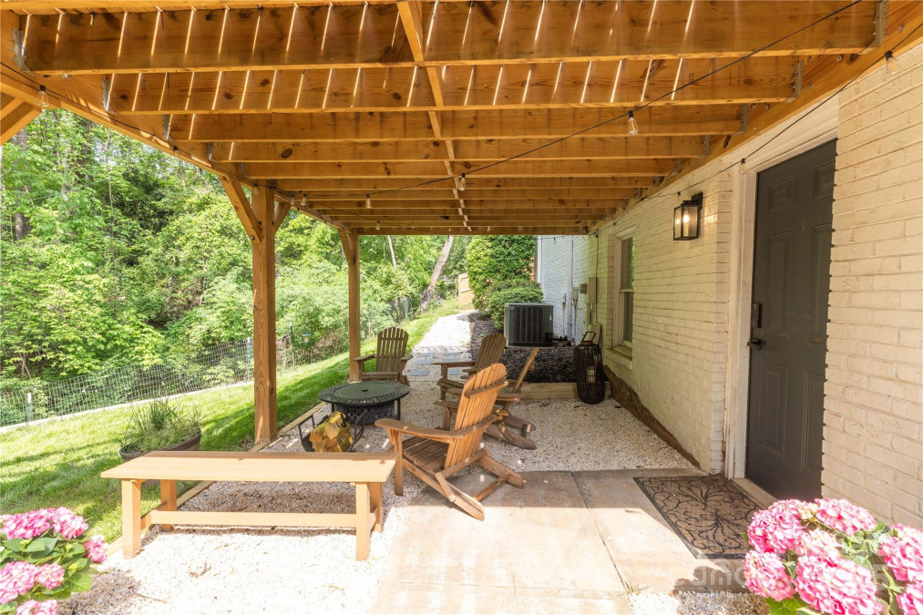 6826 Rollingridge Dr Charlotte, NC 28211