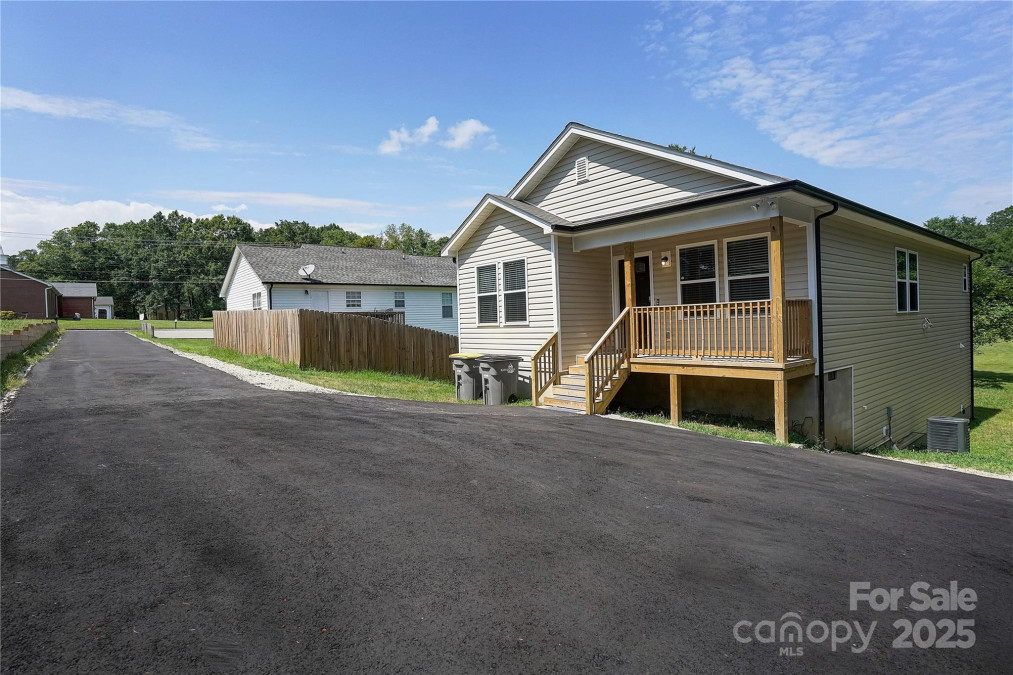 809 Fisher St Kannapolis, NC 28027