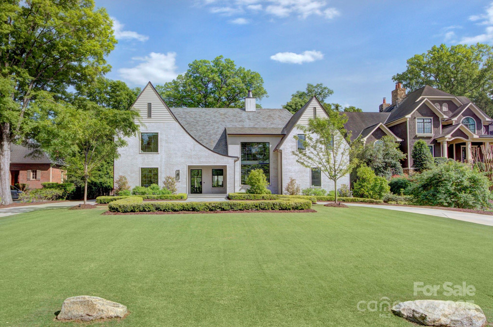 1919 Shoreham Dr Charlotte, NC 28211