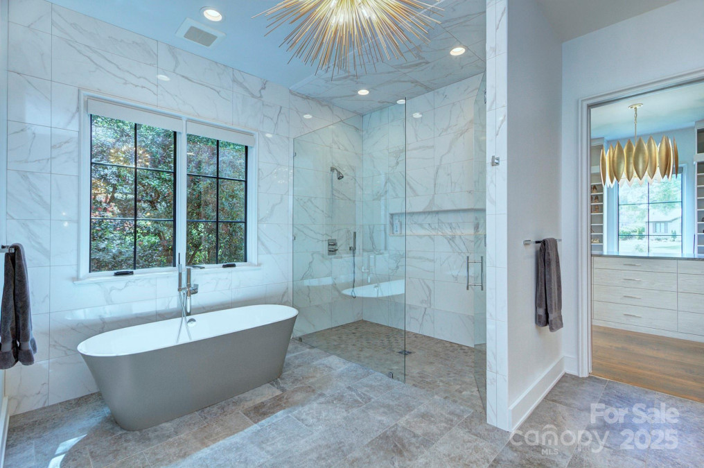 1919 Shoreham Dr Charlotte, NC 28211