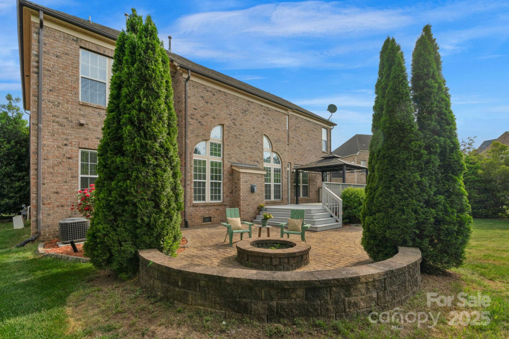 1116 Crooked River Dr Waxhaw, NC 28173