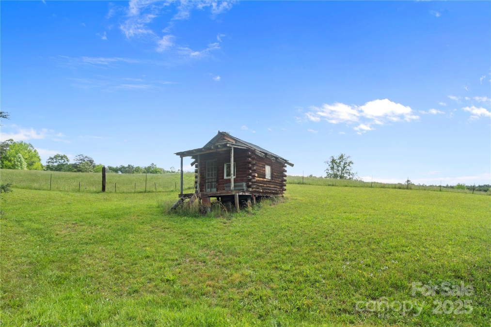 1154 Woodrow Pl Lenoir, NC 28645