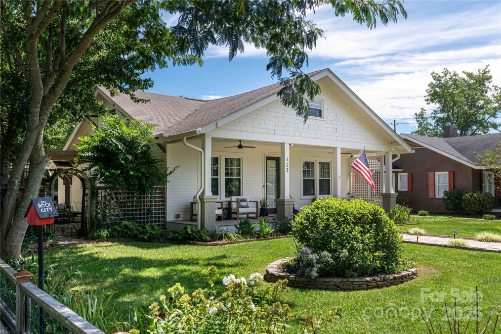 123 Main St Weaverville, NC 28787