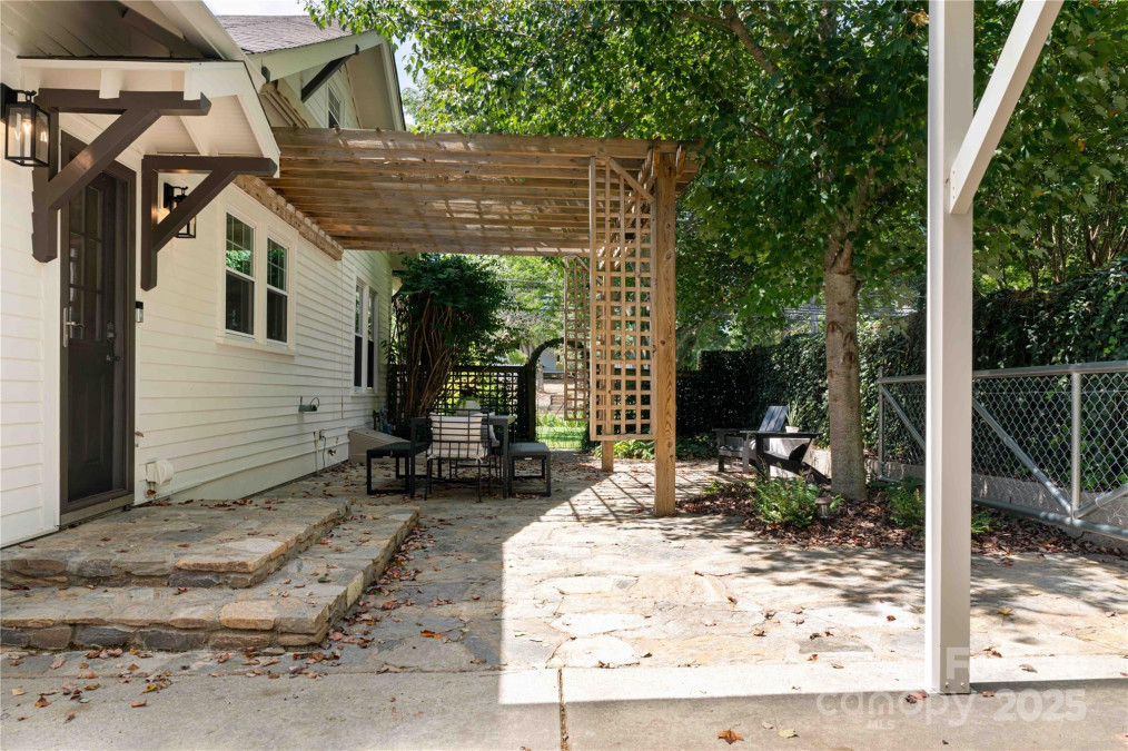 123 Main St Weaverville, NC 28787