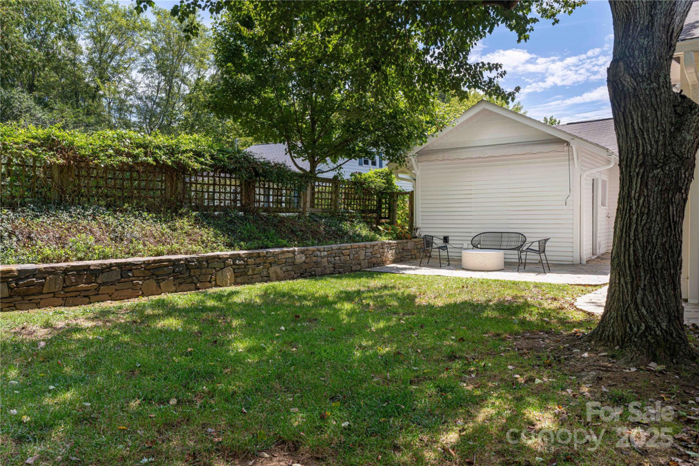 123 Main St Weaverville, NC 28787