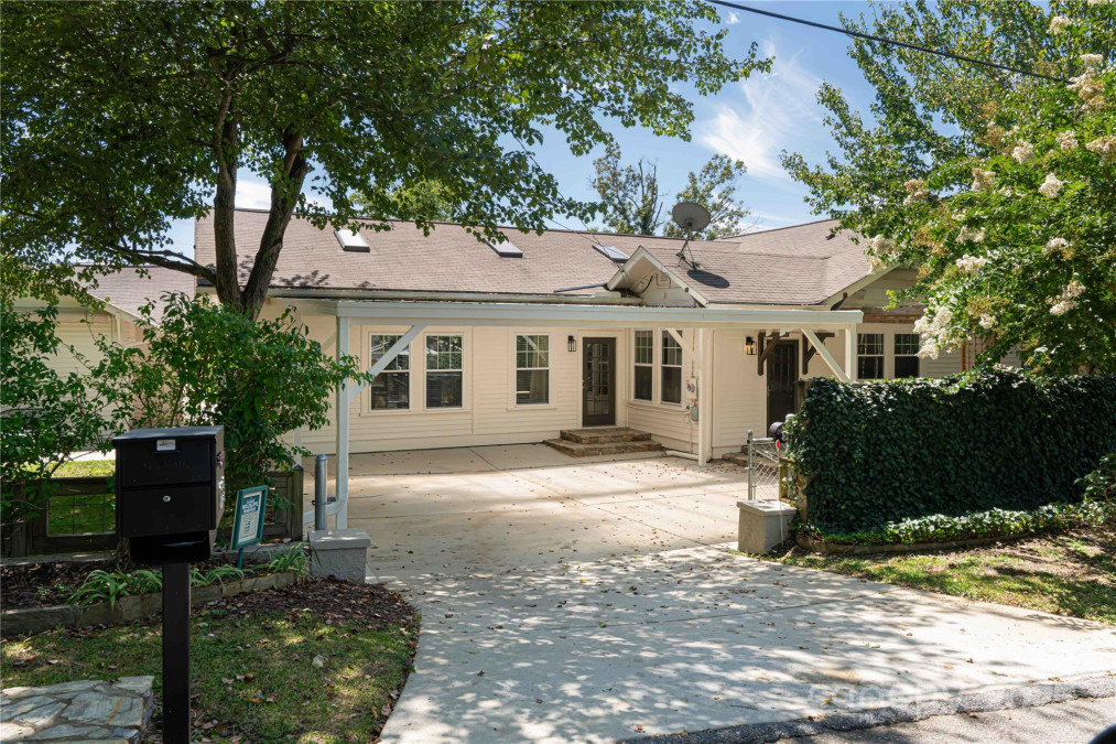123 Main St Weaverville, NC 28787