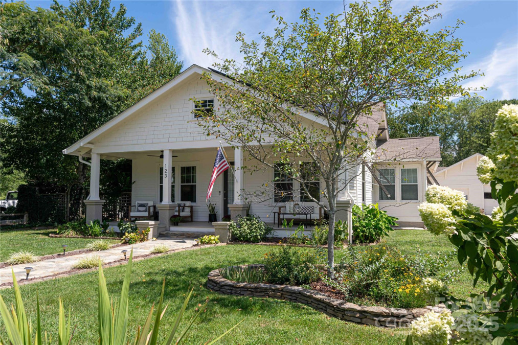 123 Main St Weaverville, NC 28787