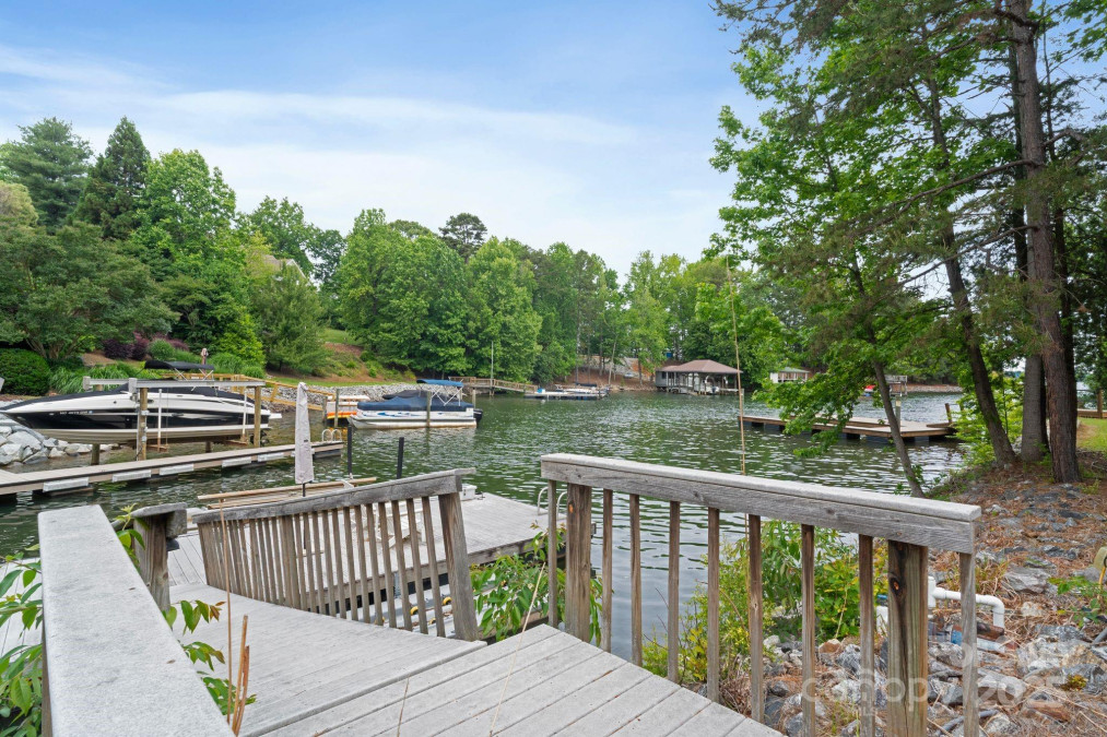 7471 Barfield Ln Denver, NC 28037