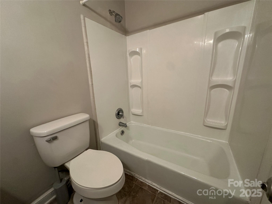5008 Delivau Dr Charlotte, NC 28215