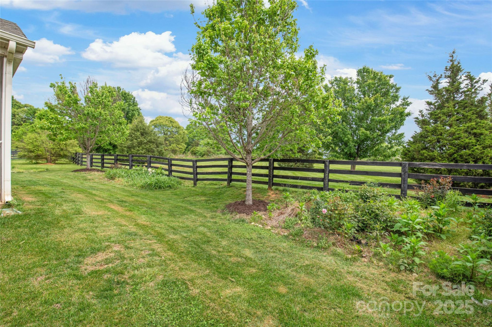 306 Fesperman Cir Troutman, NC 28166