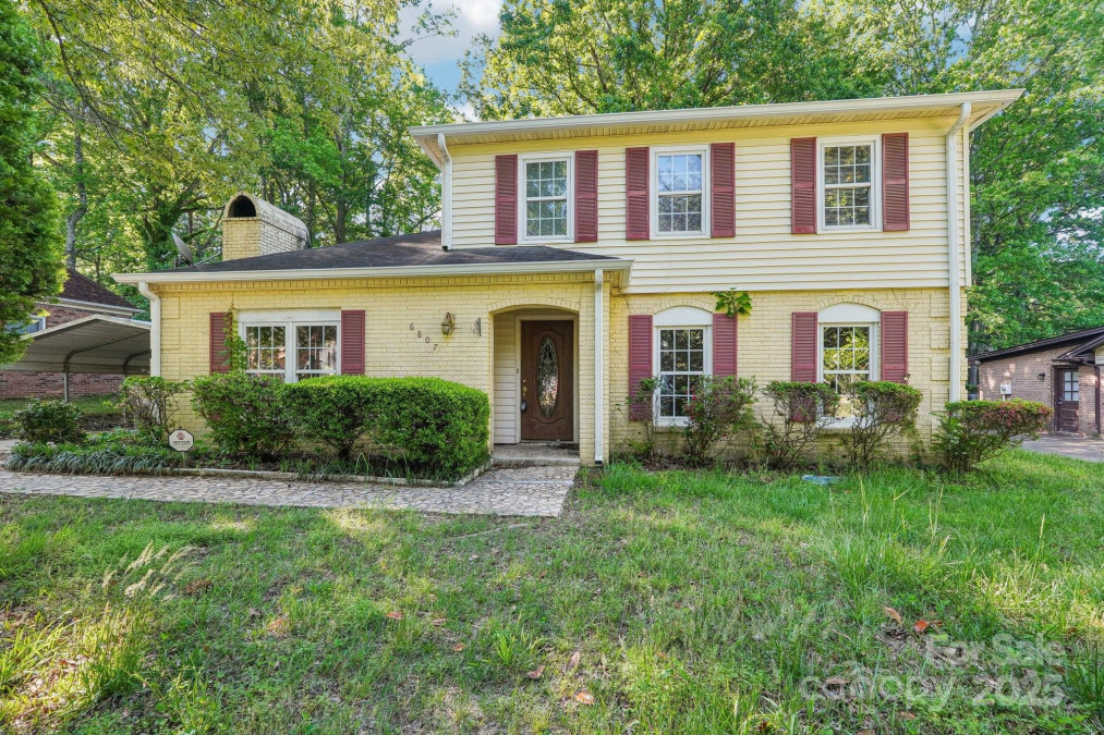 6807 Woodfield Dr Charlotte, NC 28215