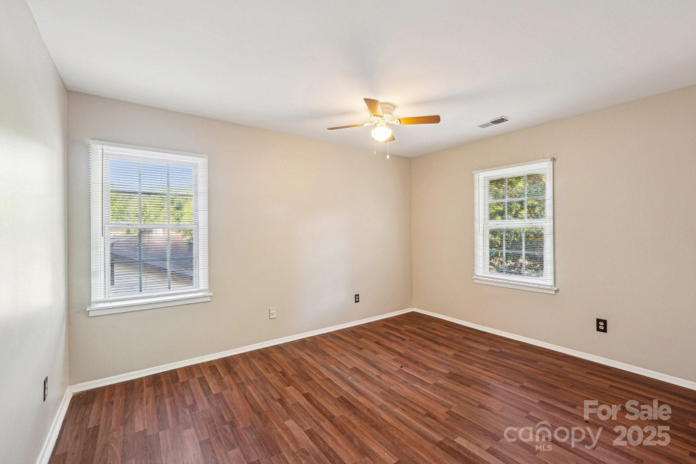6807 Woodfield Dr Charlotte, NC 28215