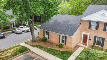 8325 Knights Bridge Rd Charlotte, NC 28210