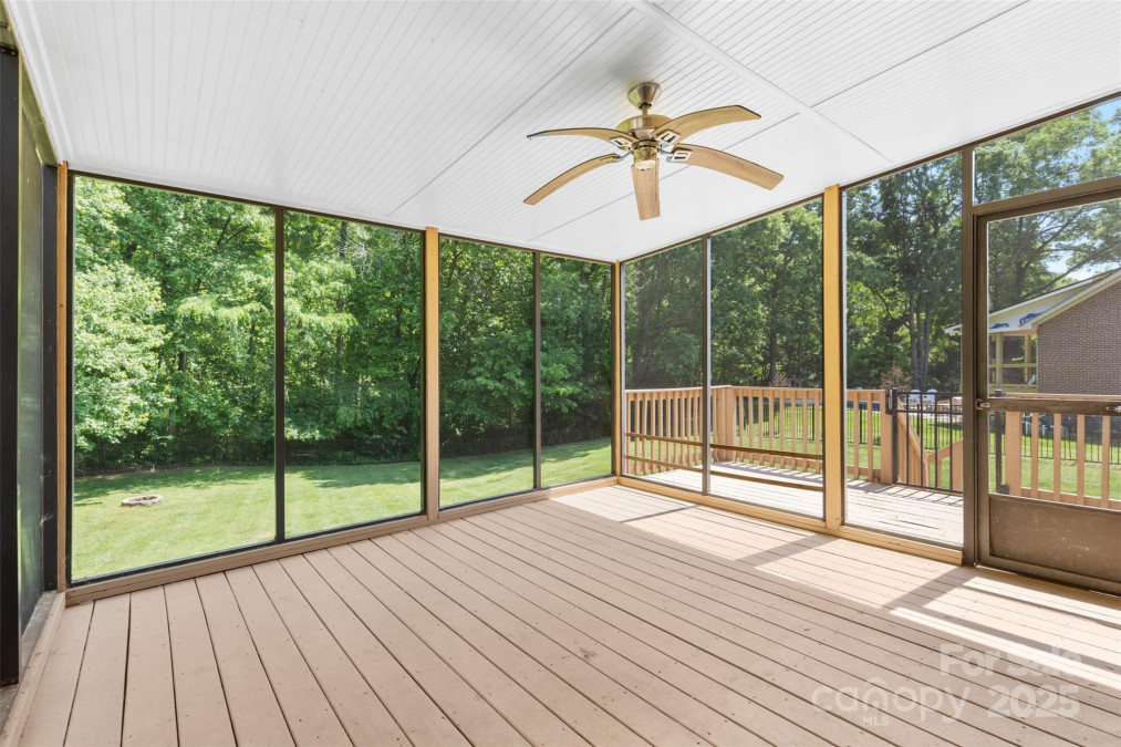 16565 Kimbolten Dr Huntersville, NC 28078