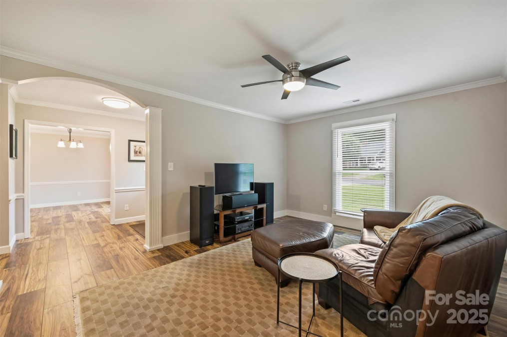 616 Trailing Rock Dr Charlotte, NC 28214