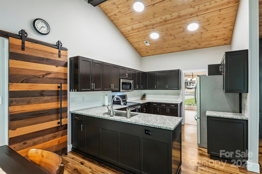 616 Trailing Rock Dr Charlotte, NC 28214