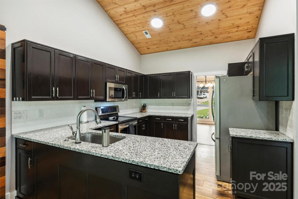 616 Trailing Rock Dr Charlotte, NC 28214