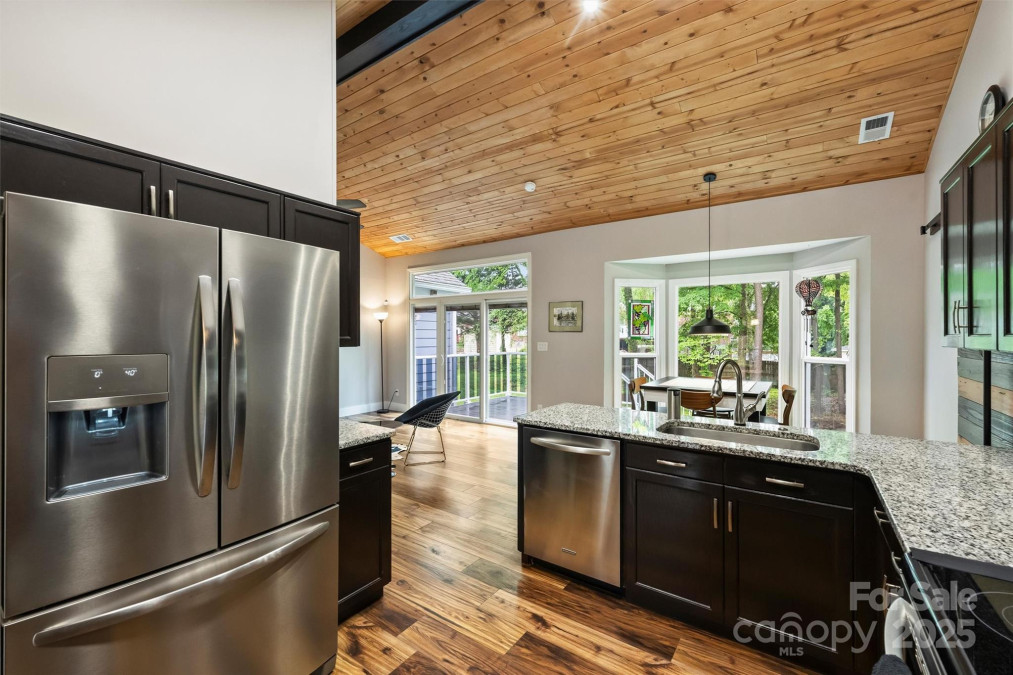 616 Trailing Rock Dr Charlotte, NC 28214