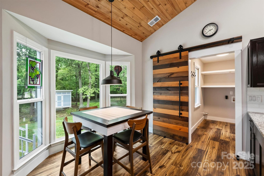 616 Trailing Rock Dr Charlotte, NC 28214