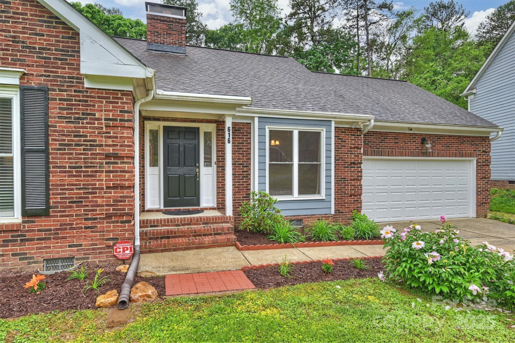 616 Trailing Rock Dr Charlotte, NC 28214