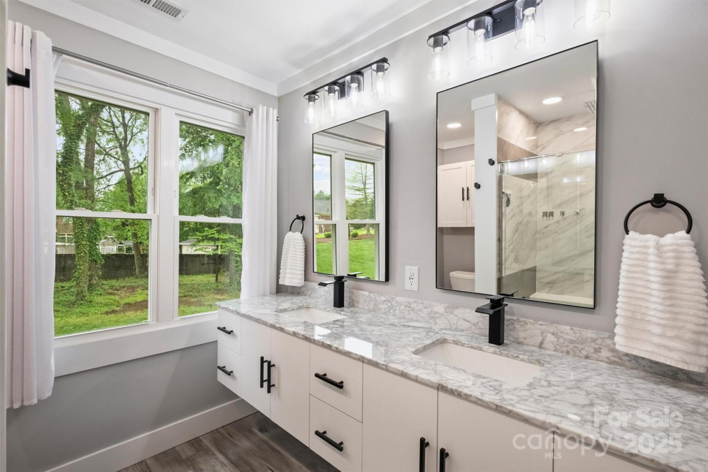 616 Trailing Rock Dr Charlotte, NC 28214