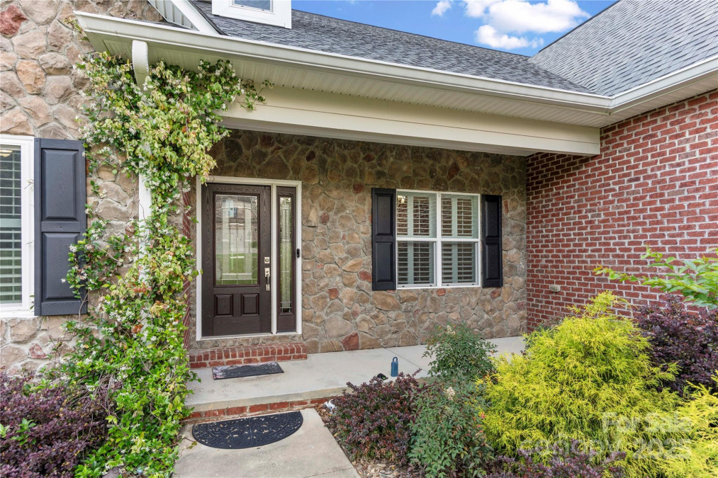 444 Snapdragon Dr Clover, SC 29710