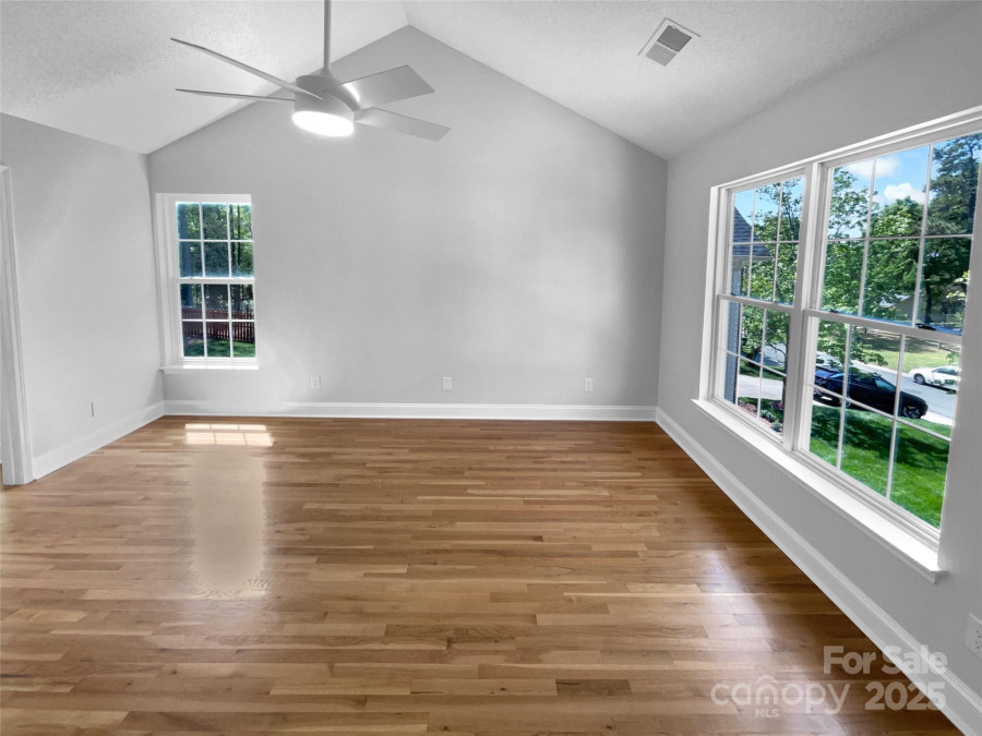 9830 Sandman Ln Charlotte, NC 28216