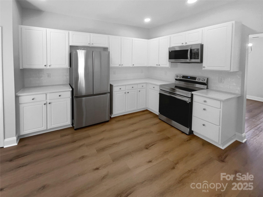 9830 Sandman Ln Charlotte, NC 28216