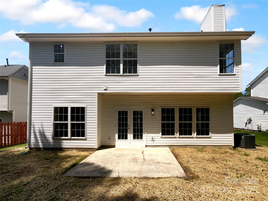 9830 Sandman Ln Charlotte, NC 28216