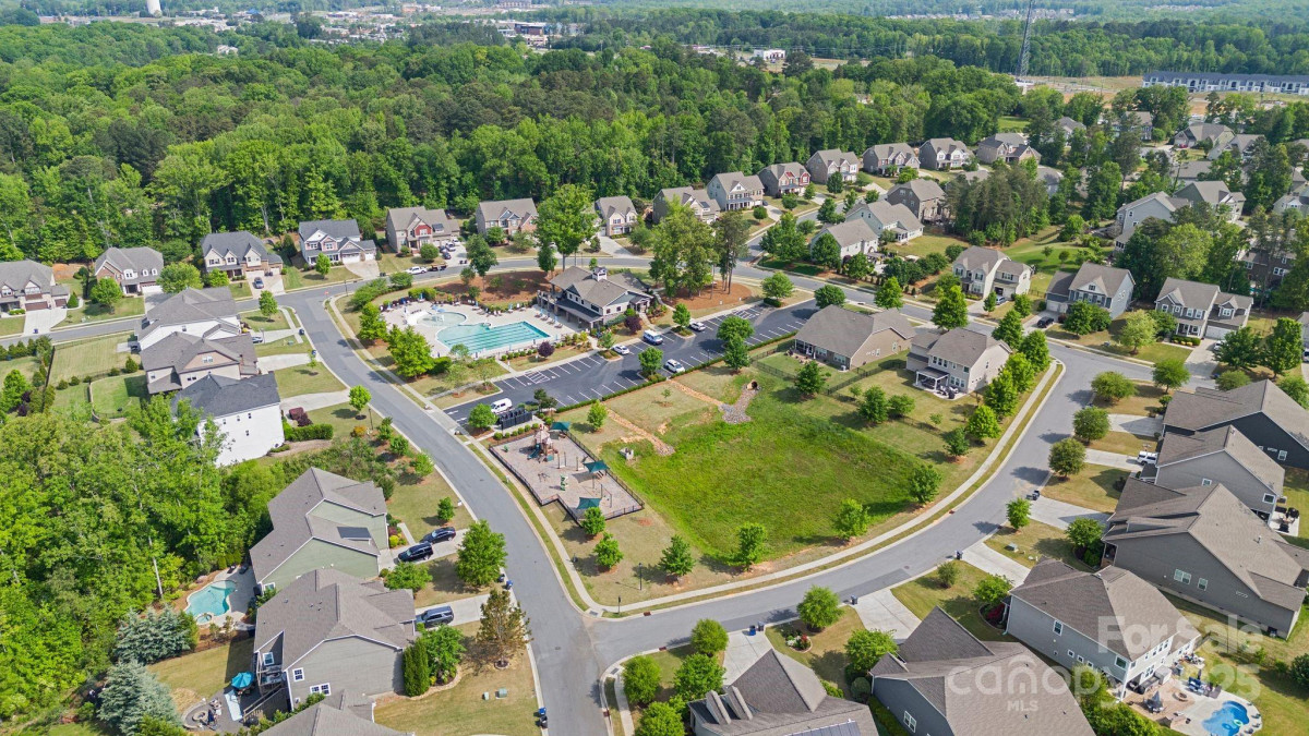 106 Sweet Briar Dr Fort Mill, SC 29707
