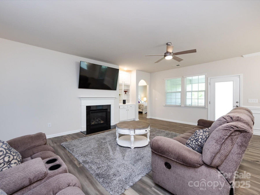 3199 Windhaven Ln Tega Cay, SC 29708