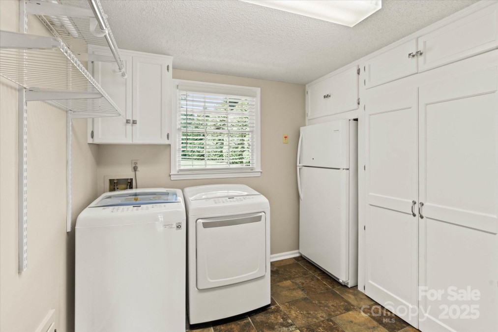 273 Leeward Point Loop Taylorsville, NC 28681
