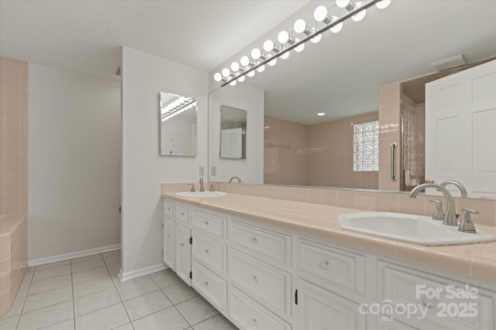 273 Leeward Point Loop Taylorsville, NC 28681